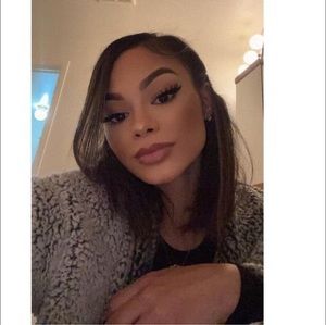 Meet your Posher, Ariana